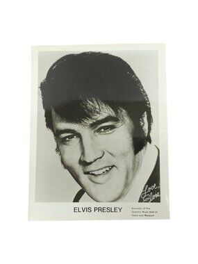 Elvis Presley Glossy 8x10 Photo Souvenir Country Music Hall Of Fame And Museum